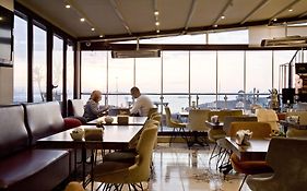 โฮเต็ล โบรคเค็น โคลัมม์